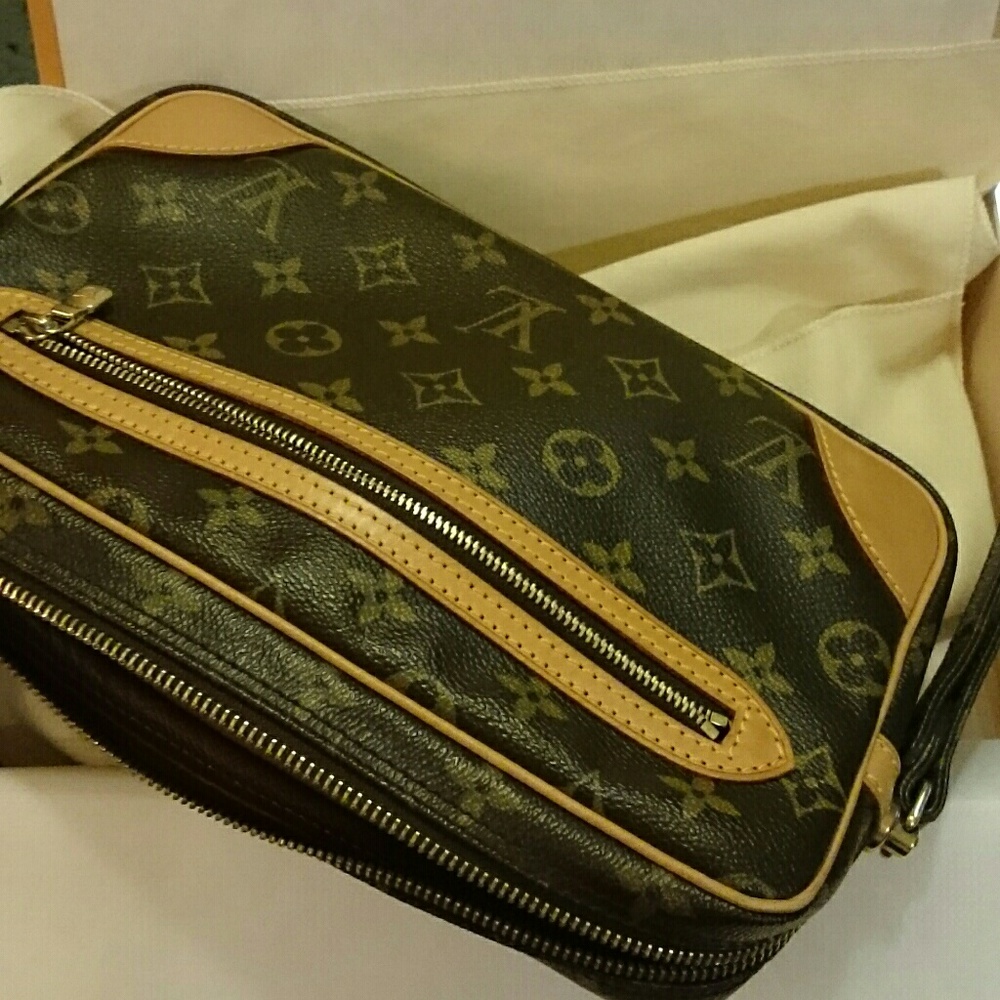 $OLD🤑 LV Marley Dragonne Bag